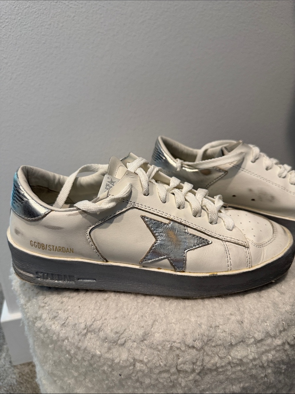 Golden Goose White Leather Sneakers with Silver Star - Picture 2 of 9